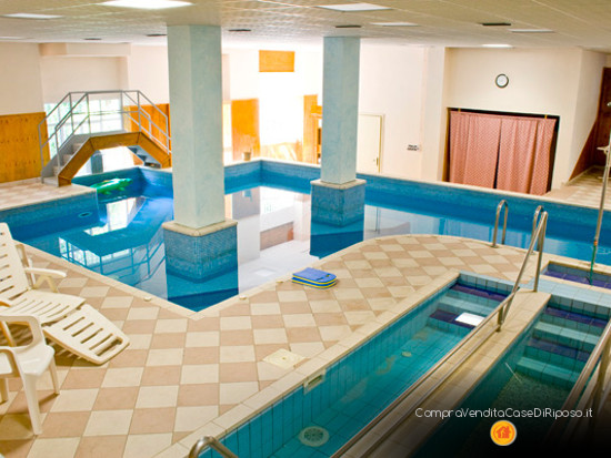 hotel con destinazione casa di riposo - piscina benessere