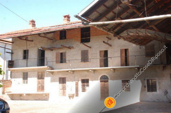 immobile destinazione casa di riposo - casale dell''800