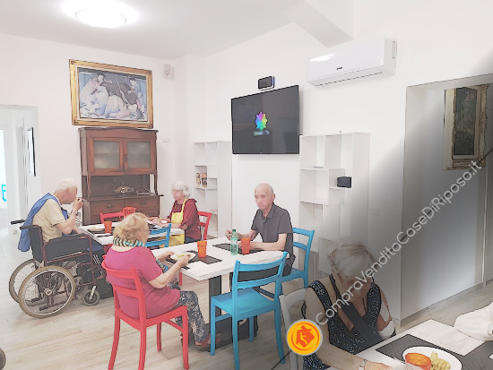 casa alloggio 095-sala-pranzo