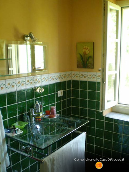 immobile destinazione casa famiglia - bagno
