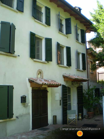 immobile destinazione casa famiglia - ingresso