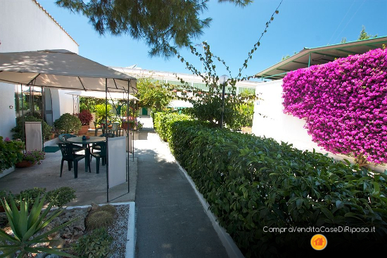 hotel destinazione casa di riposo - spazio aperto